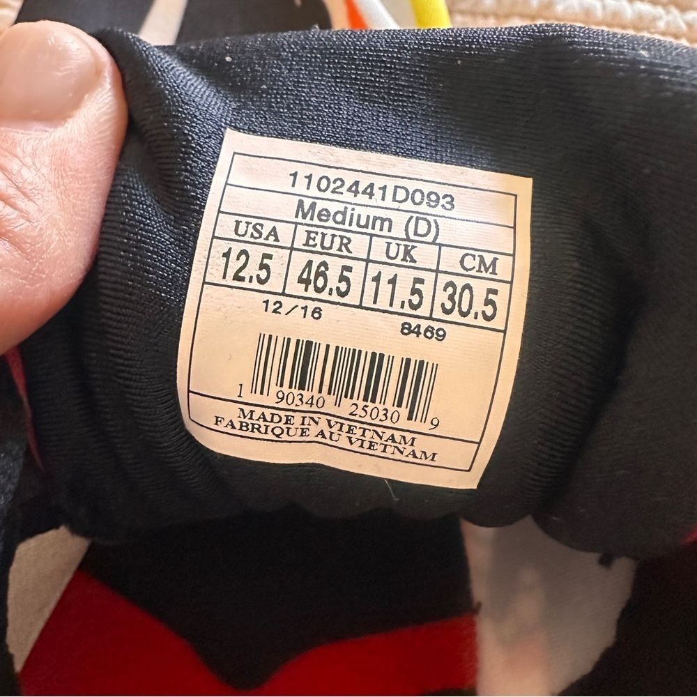 Brooks Tokyo Koi Men’s Red and Black Athletic Running Shoes size 12.5 Colorful - Picture 8 of 10